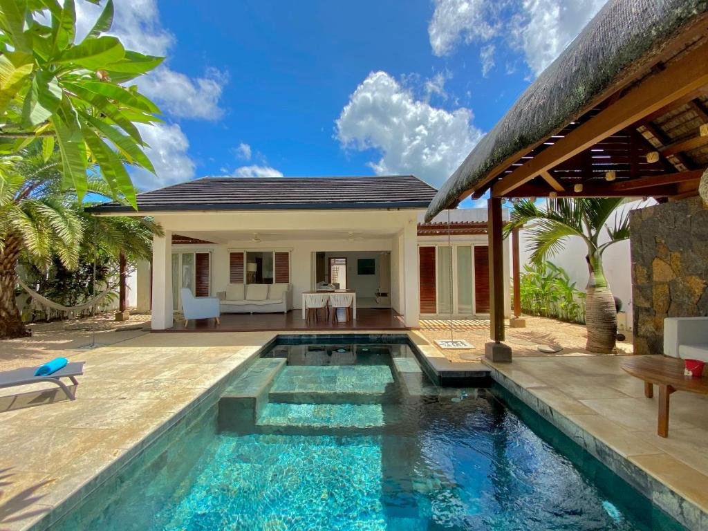 Spacious Galle Villa — 5 Beds, 4 Baths